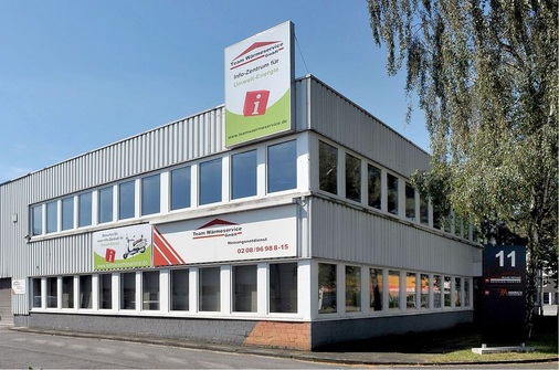 Im Jahr 2001 machte sich Behring mit der Team Wärmeservice GmbH in Mülheim an der Ruhr selbstständig.