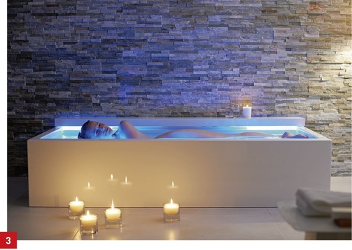 Floatingwanne von Duravit: hier mit blauer Beleuchtung zum Relaxen.