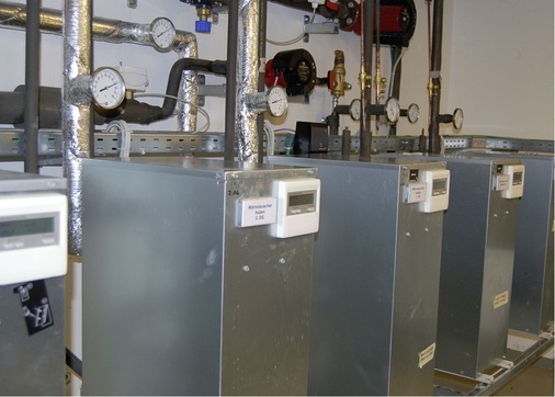 Insgesamt fünf Hex-Units unterstützen im Keller des neuen Rathauses den Wärmeübertrag von der Klimaanlage auf das Heizungssystem.