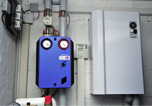 



Eine elektrische Heizbox oder ein Heizstab sind die preisgünstigsten Inhouse-Lösungen zur Nutzung von Strom aus einer eigenen PV-Anlage oder von billigem Überschussstrom aus dem Netz.
