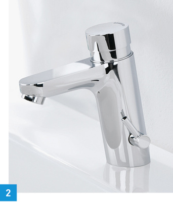 
Sensor-Armatur Aura von Benkiser: Bei der elektronischen Misch-Armatur für den Waschtisch gibt es einen seitlichen Temperatur-Steller mit Heißwasser-Begrenzung, der Verbrühschutz garantiert. Ein Bereich für die Wassertemperatur kann vorgegeben und bei Bedarf sogar ein bestimmtes Mischverhältnis fixiert werden. Aufgrund ihrer elektronischen Sensorsteuerung (9 V Batteriebetrieb) ist die intuitiv handhabbare Armatur berührungslos und ohne Kraftaufwand zu bedienen. 
