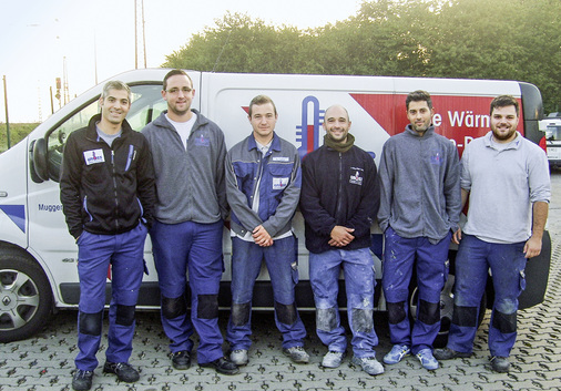 



Die Gross Energietechnik freut sich über Zuwachs aus Spanien. Alejandro und Vicente (3. und 4. v. l) fühlen sich im Kreise ihrer Kollegen sichtlich wohl. Schon am zweiten Tag ging es mit dem Team auf die Baustelle.
