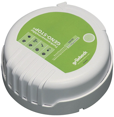 
In Trinkwasserinstallationen sorgt die Sicherheitseinrichtung Geno-Stop mittels kabelgebundenen Wassersensoren bei unkontrolliertem Wasseraustritt automatisch für die Absperrung der Wasserzufuhr. Mit bis zu fünf Funkwassermeldern kann die Sicherheitseinrichtung zur raumübergreifenden Überwachungszentrale für den zuverlässigen Schutz vor Wasserschäden erweitert werden.
