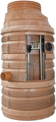 
Wasser, das außerhalb des Gebäudes anfällt, sollte über außen angeordnete Hebeanlagen entwässert werden, z. B. über einen PKS-Schacht.
