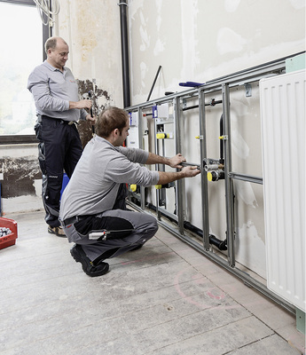 
Viele Teile vor und hinter der Fliese: Schallgeprüfte Sanitärtechnik kann geräuscharm funktionieren, doch nur im Zusammenspiel mit anderen schallgeprüften Bauwerksteilen.
