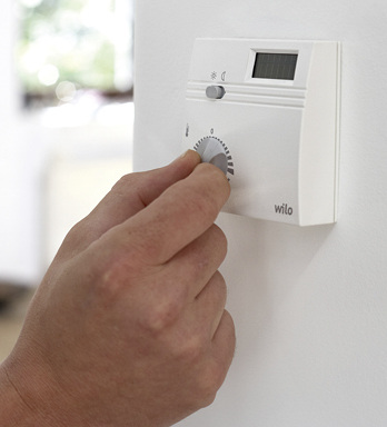 
Der Funk-Raumtemperaturregler kommuniziert über den verbreiteten Enocean-Standard mit der Heatfixx-Pumpe.
