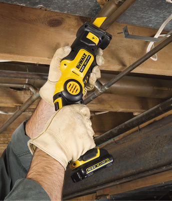 <p>
</p>

<p>
Viele handgeführte elektrische Arbeitsmittel wurden inzwischen auf Akkuleistung umgestellt, dadurch ist die Stromschlag-Gefahr deutlich gemindert.
</p> - © Bild: Dewalt

