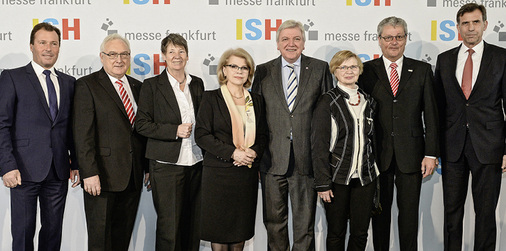 <p>
Messeeröffnung mit Polit- und Branchenprominenz (v. l.): Messechef Wolfgang Marzin, BDH-Präsident Manfred Greis, Bundesumweltministerin Dr. Barbara Hendricks, Staatssekretärin Grayna Henclewska, Bundesratspräsident Volker Bouffier, Dr. Renate Sterzel (Stadträtin), ZV-Präsident Manfred Stather und VDS-Vorsitzender Hartmut Dalheimer.
</p>