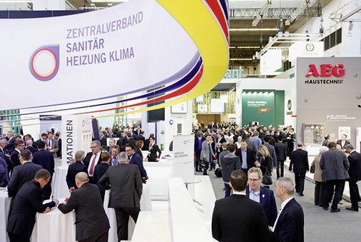 
Einmal mehr war der Stand des ZVSHK in Halle 8.0 der Branchentreffpunkt schlechthin.

