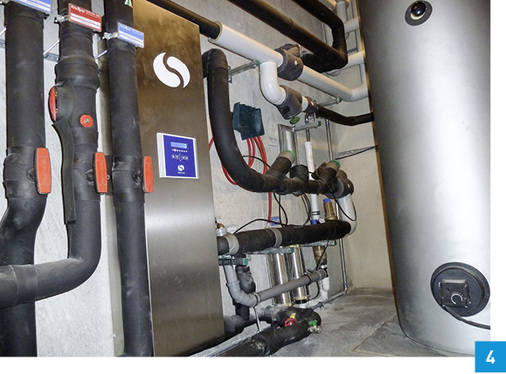 



Seccua Filtration zum Schutz des Leitungsnetzes eines Kindergartens in München, eingebaut an der Übergabestelle des Kaltwassers vom Stadtnetz. Die Anlage verfügt über eine vollautomatische Prüfung der Rückhalteleistung für Mikroorganismen.
