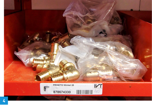 
4 Das Prineto-Rohrinstallationssystem von IVT umfasst Fittings aus verzinntem Messing CW617N, Cuphin sowie PPSU. Die Rohrverbindungen erfolgen jeweils mit den gleichen Schiebehülsen und Werkzeugen.
