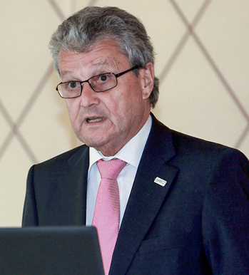 
ZVSHK-Präsident Manfred Stather übt Kritik an der Verkaufsstrategie der GC-Gruppe für Elements. Künftig kauft der Kunde sein Bad bei Elements – vom Fachhandwerk ist nicht mehr die Rede.
