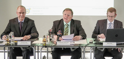 
Lieferten den Journalisten Fakten und Hintergrundwissen (v.l.): Geschäftsführer Dietmar Zahn, Vorsitzender Joachim Butz und Referent Markus Weik.
