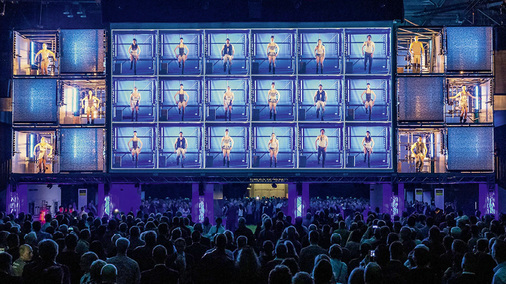 
Die rasanten Auftritte der Künstlergruppe Mayumana sorgten bei der Viega-Roadshow immer wieder für faszinierende Abwechslung.
