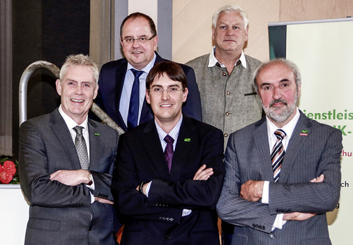 
Nach der Neuwahl des Vorstandes (v.r.): Vorsitzender Siegbert Simon, Oswald Klette, Vize Andreas Kröckel, Hans-Albert Fritsch sowie Geschäftsführer Matthias Anton. 
