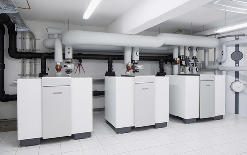 
Die drei Erdreich-Wärmepumpen von Stiebel Eltron decken ganzjährig den Wärmebedarf für die 58 Wohneinheiten. 
