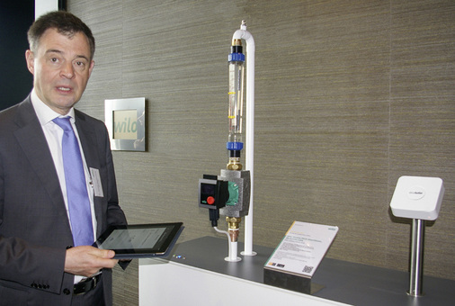 
Wilo erwartet durch den Wibutler (auf der rechten Stele) als einfach zu installierenden Home Server mit gemeinsamer App für alle TGA-Komponenten einen deutlichen Schritt nach vorn für das Smart Home.
