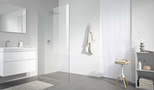 
Vollkommene Transparenz mit X80 Free von Koralle: Viel weniger geht nicht mehr, die Glasscheibe wird unsichtbar in Wand und Boden befestigt.
