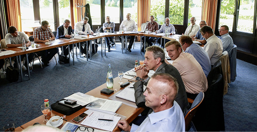 
Was sind die drängenden Themen der SHK-Branche? Die Technischen Referenten aus Landesverbänden und ZVSHK suchten am 9. und 10. September in Lohmar nach praktikablen Lösungen.
