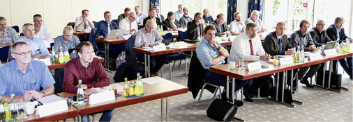 
Die Bundesfachgruppe SHK thematisierte am 6. und 7. Oktober 2015 in Potsdam die Förderung von Heizungs-Check und Pumpentausch. Störfälle und Lösungen zu bekannten Problemen standen ebenfalls auf der Tagesordnung.
