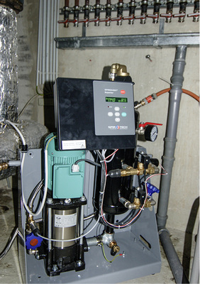 
Der Abscheider ohne Abdeckung: Das Gerät bewältigt bis zu 300 m
3
 Systeminhalt und entgast maximal 1000 l/h.
