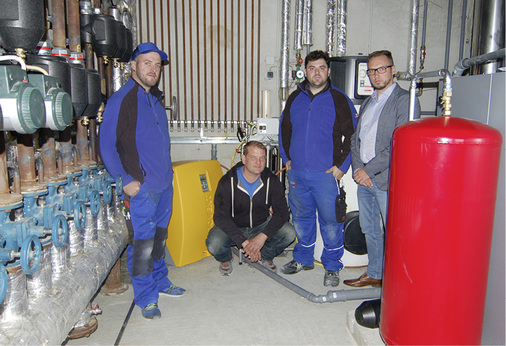 
Nach getaner Arbeit (v.l.): Torsten Schrodt, Geschäftsführer Denis Mastelic, Etem Acil – alle drei von Deibel – und Christian Görtz von Spirotech.
