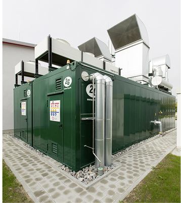 
Aufstellung der Blockheizkraftwerke in Containern im Außenbereich neben dem Heizhaus.
