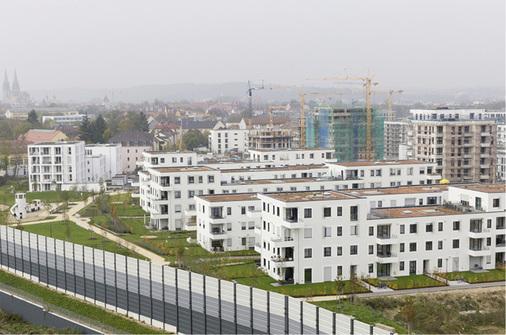 
Das Candis-Quartier an den Bahnanlagen im Überblick. Der Regensburger Dom, hinten links im Bild, ist nur 2 km entfernt. 
