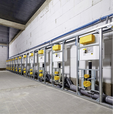 <p>
Für die neuen WC-Anlagen kamen das Vorwandsystem Steptec und für die Anschlussleitungen das Rohrleitungssystem Profipress zum Einsatz.
</p> 
Für die neuen WC-Anlagen kamen das Vorwandsystem Steptec und für die Anschlussleitungen das Rohrleitungssystem Profipress zum Einsatz.