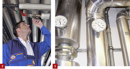 
2 Bei der Ortsbesichtigung werden unter anderem Stagnationsbereiche in den Kalt- und Warmwasserleitungen erfasst und dokumentiert.



3 Auch die Kalt-, Warmwasser- und Zirkulationstemperaturen sind bei der Durchführung einer Gefährdungsanalyse ein Thema.
