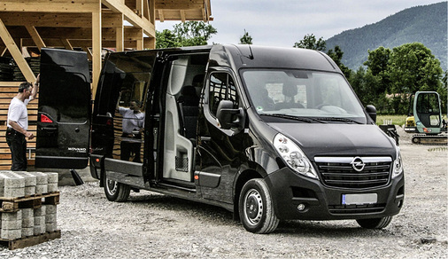 



Ansprechender Kombi: Der lange Movano mit integrierter Doppelkabine (L3H2) bietet ein Ladevolumen von 9 m
3
.
