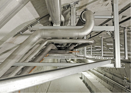 
Aussteifungselemente in Längsrichtung der Rohre, wie etwa zusätzliche Abstrebungen verbessern die Lastaufnahme der Konstruktion.
