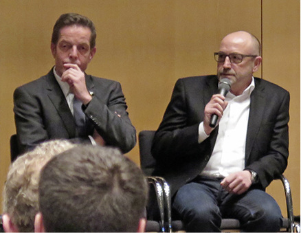 
Uli Mundle (rechts) vertrat das Handwerk. Links: Martin Metzler von Villeroy & Boch.
