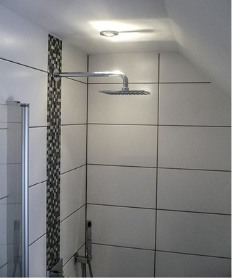 
Die Kooperationspartner sorgfältig wählen: Nicht immer denken Handwerker über ihr Gewerk hinaus. Der schlecht platzierte Strahler verfehlt seine Wirkung.
