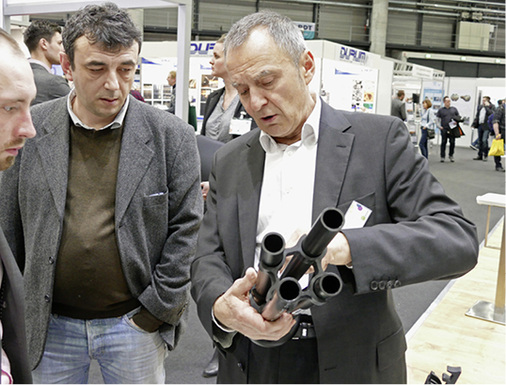 
Doppel-U-Sonden werden neuerdings wegen der Häufung von Fehlstellen bei der Ringraumverfüllung kritischer gesehen. Bei realitätsnahen Tests erreichen Koaxialsonden bessere Ergebnisse.
