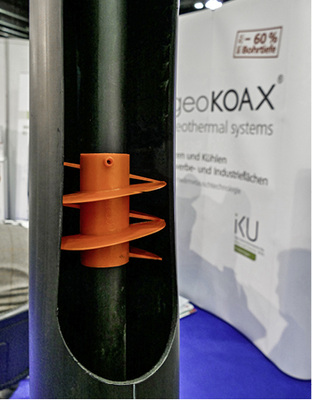 
Bei Wasser/Wasser-Wärmepumpenanlagen muss die Wasserqualität stimmen, sonst wird der Betrieb durch ständige Reinigungsmaßnahmen teuer. Solche Speichersonden (GeoKOAX, Gräfelfing) sind eine Alternative.

