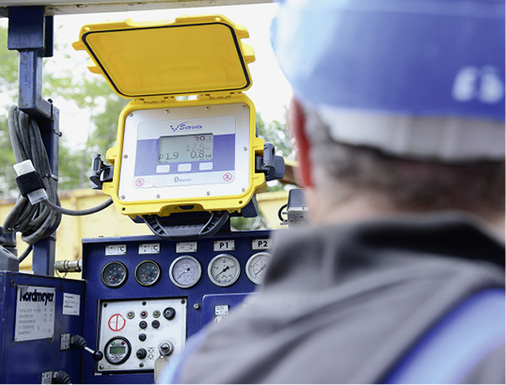 
Das System DBO3 im Einsatz: Das Messprinzip beruht auf einer Druckmessung durch eine Messsonde, die in die Verpresslanze integriert ist.
