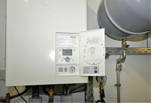 
Die Gas-Brennwertheizung EcoTherm Plus WGB von Brötje (50 kW Nennwärmeleistung) versorgt fünf Heizkreise. 
