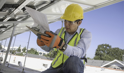 
Ein wichtiges Standbein für die Installateure ist die Wartung von Anlagen. Dieses Geschäft muss ebenso professionell gehandhabt werden wie die Montage.



