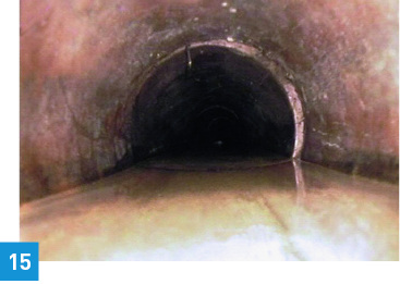 
Schaden bei Grundleitung: Unterbogen mit Wasserstand (Versackung).



