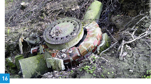 
Schaden bei Revisionsschacht: Schacht zerbrochen bzw. eingestürzt.



