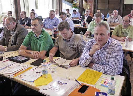 
Aktionsbündnis, Ausbildungsverordnung und Arbeitsrecht: Die Innungsvertreter wurden auf den aktuellen Stand gebracht.
