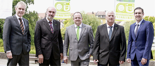 <p>
Der Vorstand der ÜWG-SHK (v. l.): Geschäftsführer Matthias Anton, Vorsitzender Siegbert Simon, Hans-Albert Fritsch, Oswald Klette sowie Vize Andreas Kröckel.
</p>