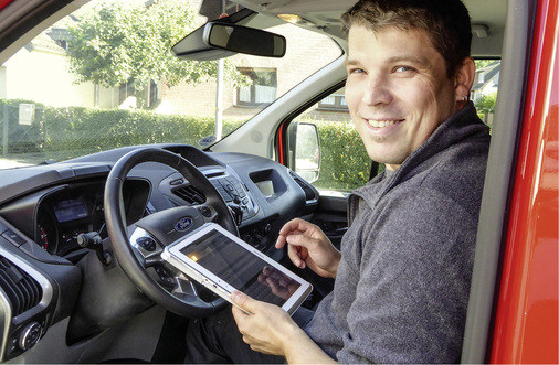
Mobil und flexibel unterwegs: Der SHK-Fachunternehmer Hauke Horstmann nutzt die Software Kaufmann im Betriebsalltag.
