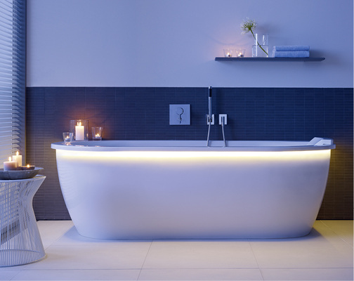 <p>
</p>

<p>
Die Badewanne Darling New setzt das Bad mit indirekt strahlendem Licht aus LEDs in Szene.
</p> - © Duravit

