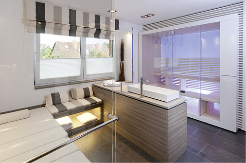 



Ein „focal glow“ als indirekte Beleuchtung unter dem Sitzbereich. 
