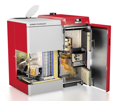 
Die Hersteller gehen unterschiedliche Wege, die Kombinationsfrage zu lösen. Manche lösen sie über zwei eigenständige Kessel, die über eine Regelung verbunden werden.



