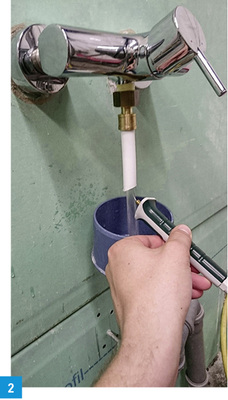 
Die Versuche starten mit der Simulation eines 6-minütigen Duschvorgangs, bei dem die Wassertemperatur über den Handmischer auf 40 °C eingestellt wird.
