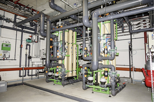Das Anlagenbeispiel zeigt die Verrohrung einer Ultrafiltrationsanlage für ein Schwimmbad.
