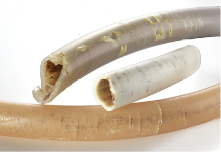 
Sauerstoffdiffusion führt zu Versprödung und Undichtigkeiten der Rohre.
